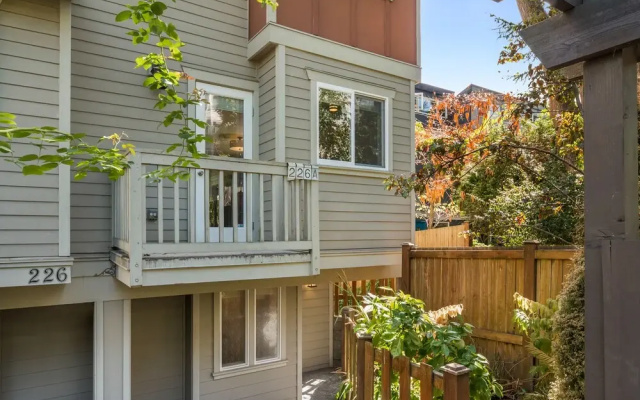 Seattle Vacation Home: Life's A Mountain
