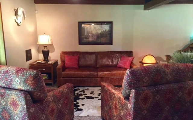 Sisters on Sycamore Bed & Breakfast