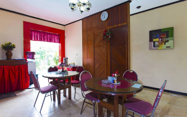 RedDoorz @ Kemang Selatan