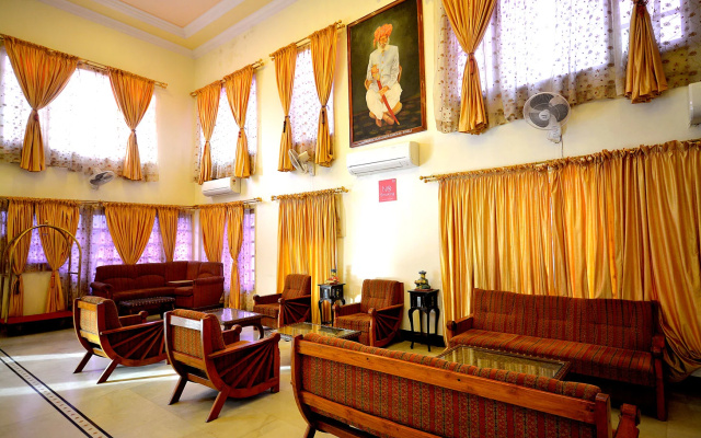 Hotel Rajputana Palace