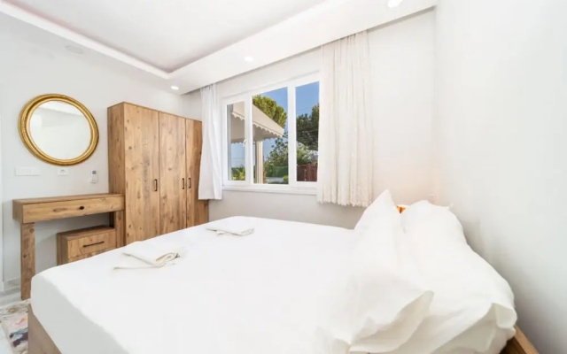 Marvelous Conservative Villa in Muratpasa