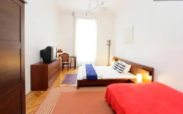 D.five Pretty Apartment