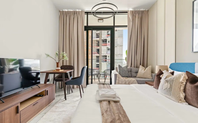 Silkhaus Chic Studio Shared Pool and Gym