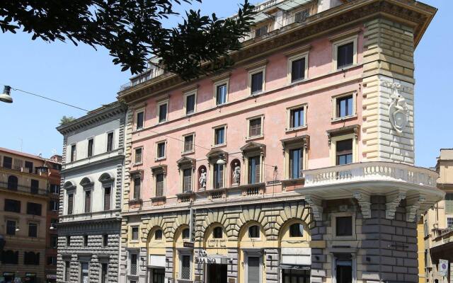 Traiano Hotel вид на фасад