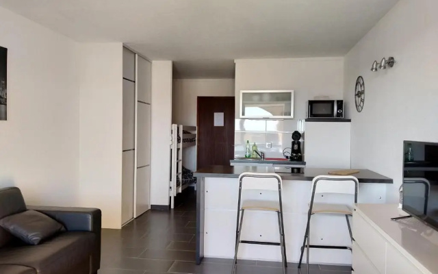 Studio a 100m de la Plage Et de la Piscine