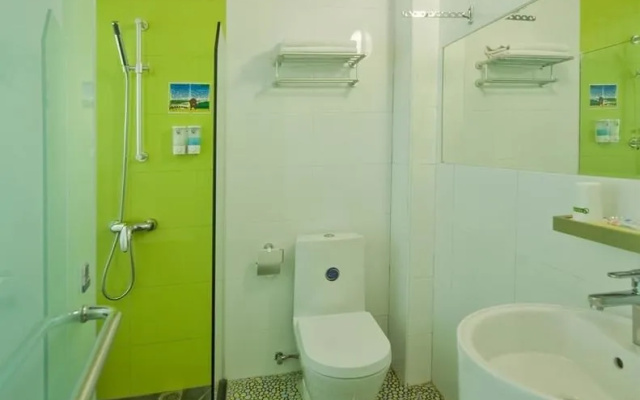 ZhuXing Hotel