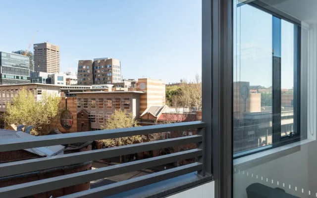 Modern Apartment in Darling Harbour