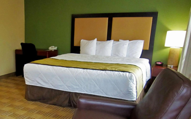 Studio 6 Suites Jacksonville Deerwood Park FL