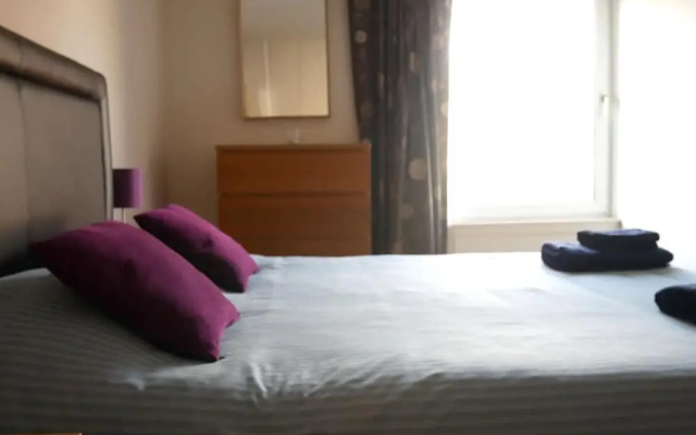 Bright 2 Double Bedrooms Apartment