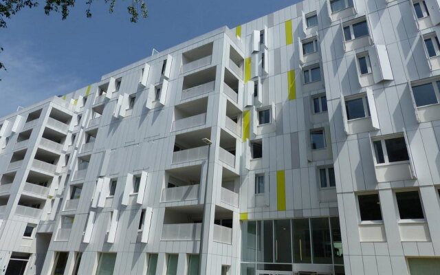 Hotel Paris Saint-Ouen вид на фасад