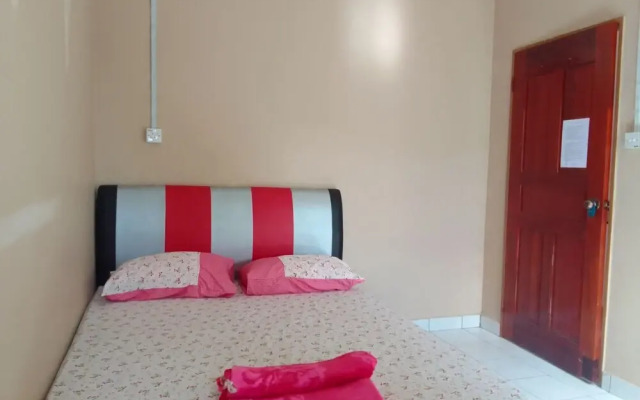 OYO Home  90588 Nadine Guesthouse