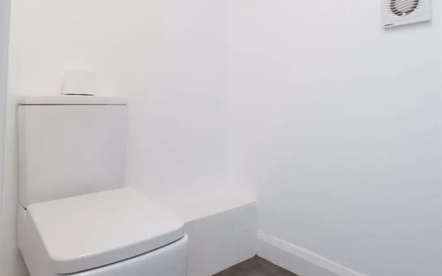 Shaftesbury Apartment