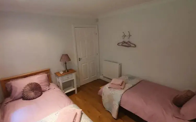 Stunning 2 Bedroom Pet Friendly Lodge