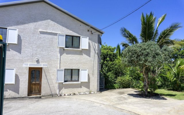 Apartment With 3 Bedrooms in Petite Île, With Wonderful sea View, Enclosed Garden and Wifi - 3 km From the Beach in Petite-Ile, France from 137$, photos, reviews - zenhotels.com hotel front
