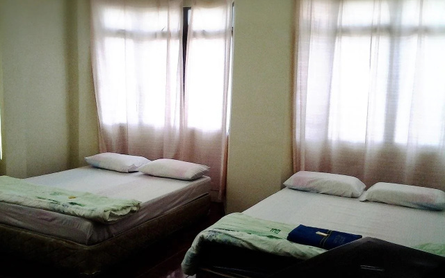 Hotel Ani