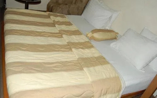 Summit Villas Suites & Apartment