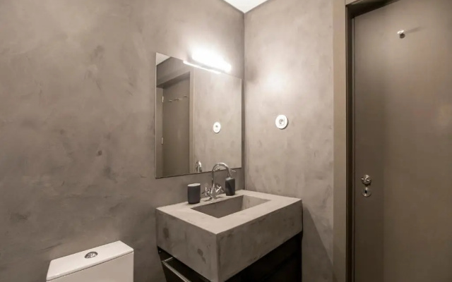 Modern 18th Century Flat