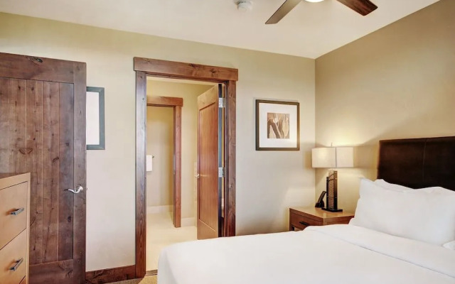 One Ski Hill Place S8414
