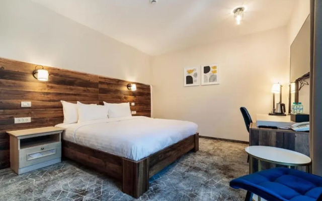 River Hotel & Spa