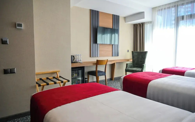 Landmark Hotel