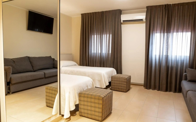 New Hotel Colón