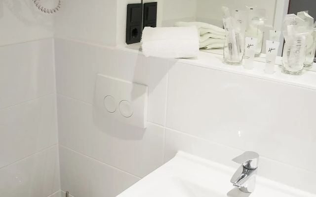 ARRIVEL Hotel Kirchheim - bisher: Novitel