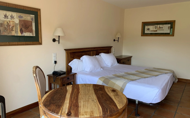 La Figuerola Hotel & Restaurant