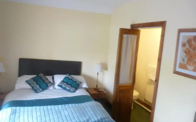 Oakenholt Farm Bed and Breakfast