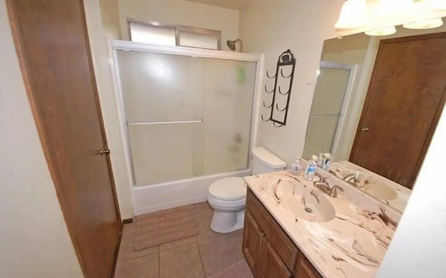 1987 Cherokee St. 3 Bedroom Home by RedAwning