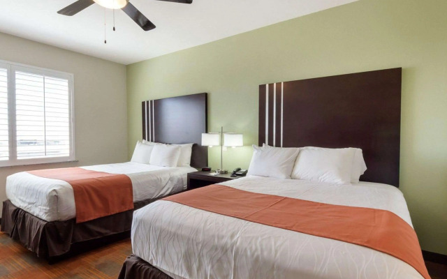 Garner Hotel Victoria - East by IHG