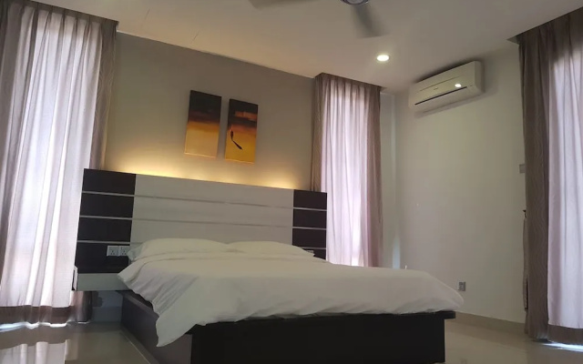 3 Storey Bungalow For Homestay
