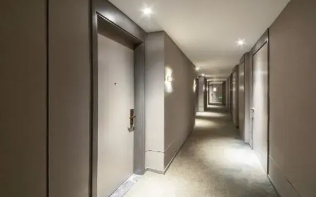 Home Inn Selected (Chengdu West China Hospital, Wuhouci Metro Station)