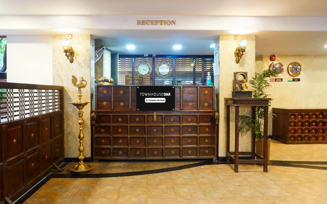 Super Townhouse Oak Prabhat Road
