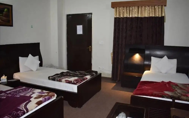 Hotel Red Line