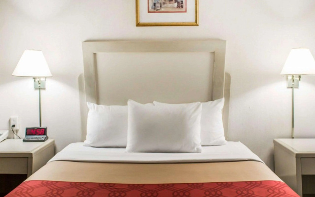 Econo Lodge Drums