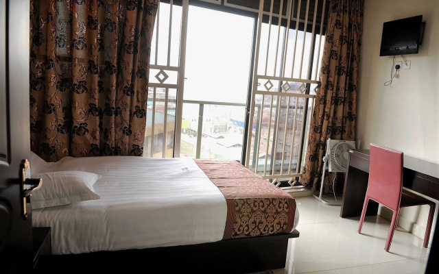 Ravens Hotel