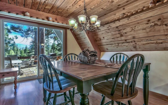 Mewuk Mountain Lodge by RedAwning