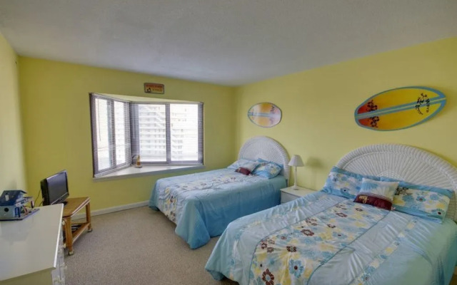9400 802 - 2 Br Condo