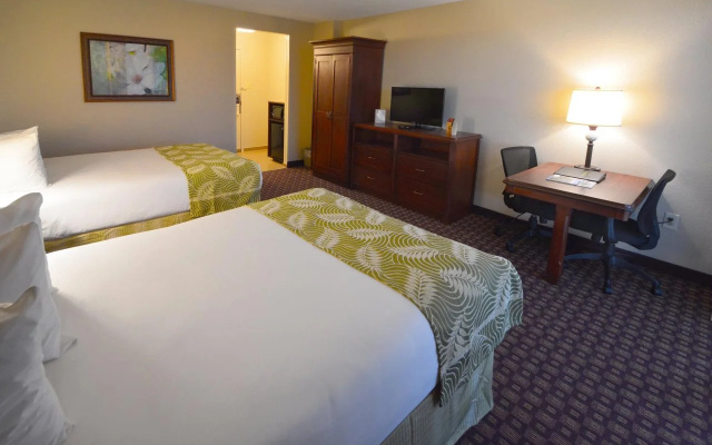 Rosen Inn, closest to Universal