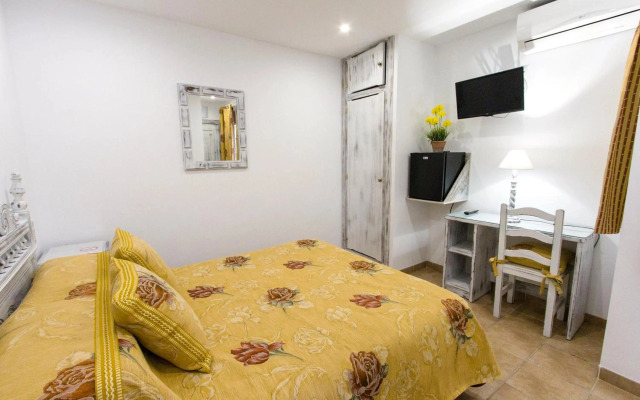 Hostal Y Habitaciones La Estrella