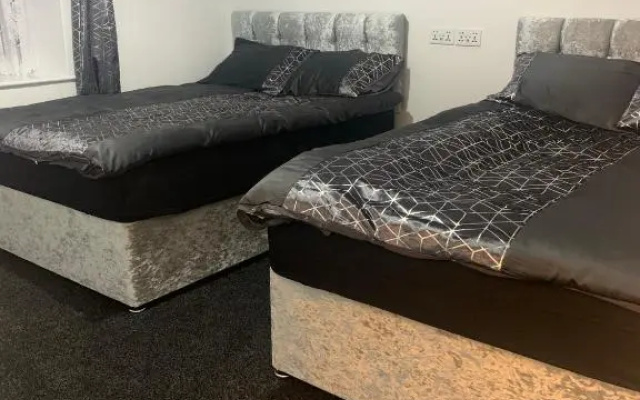 Travis House Three Luxury Modern Living Free Wifi