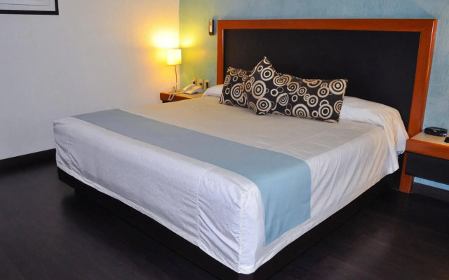 Hotel Abastos Plaza