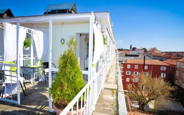 Apartment Garden Old City