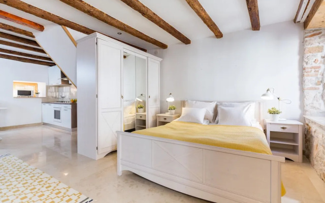 DeAmicis Studios by Irundo