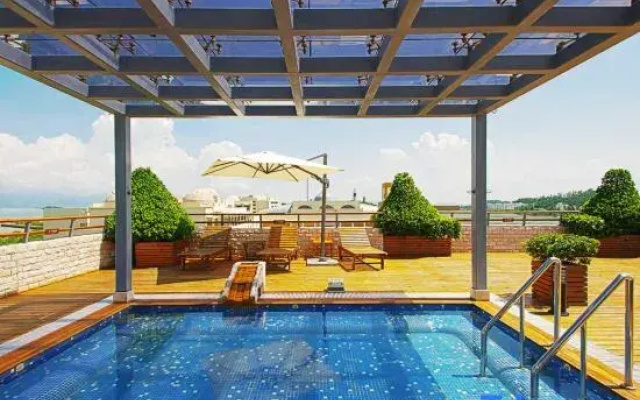 Ocean Spring Hotel