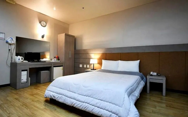 Cosmos Hotel
