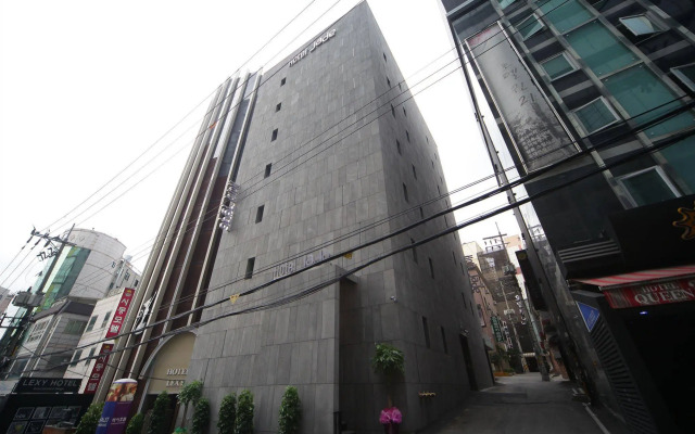 Hotel Jade