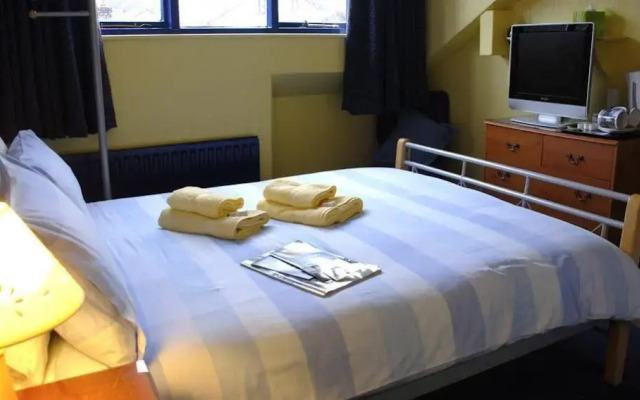 Adam Place Guest House