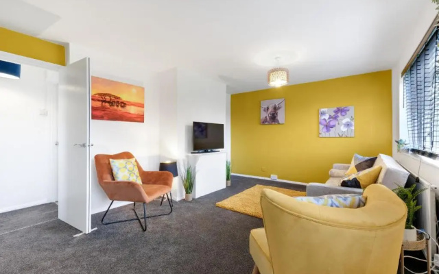 Brambles House West Drayton 3 Bedroom