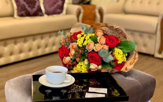 Гостиница Majestic Apartment on Nevsky, 44 в Санкт-Петербурге отзывы, цены и фото номеров - забронировать гостиницу Majestic Apartment on Nevsky, 44 онлайн Санкт-Петербург